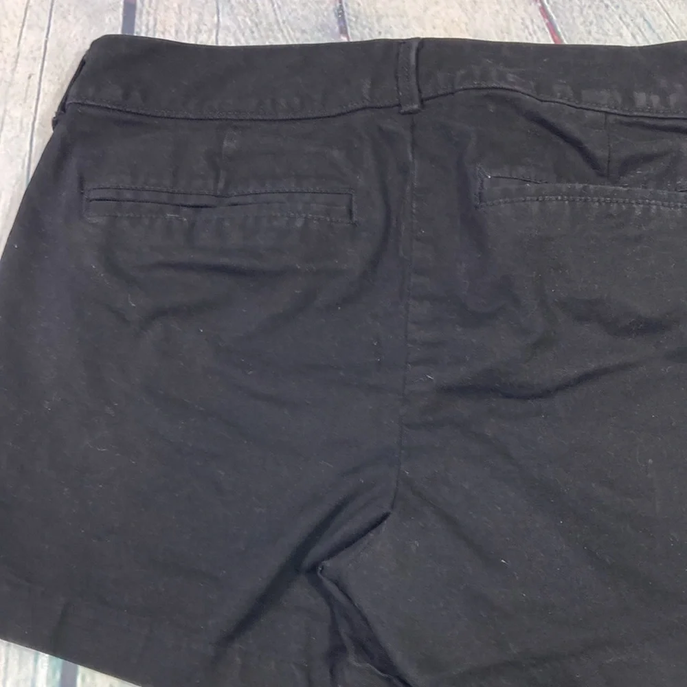 Old Navy Shorts Women Size 4R Black Pixie Button & Zipper Pockets